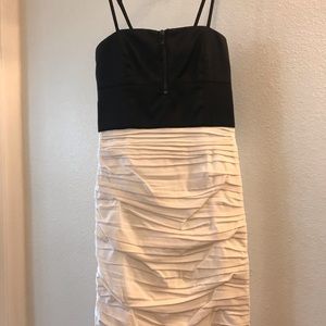 Alice + Olivia Ruched Dress. SZ. 2.